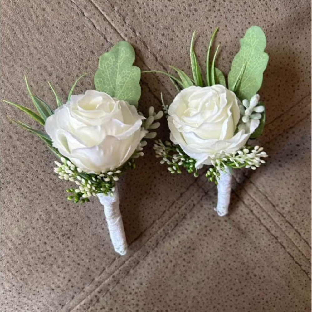 Elegant White Boutonniere Set